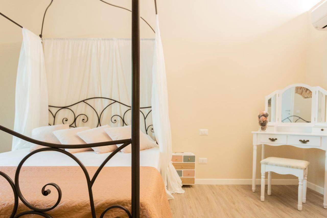 Romantic Escape City Centre With Jacuzzi & Parking By Rent All Como Exterior photo