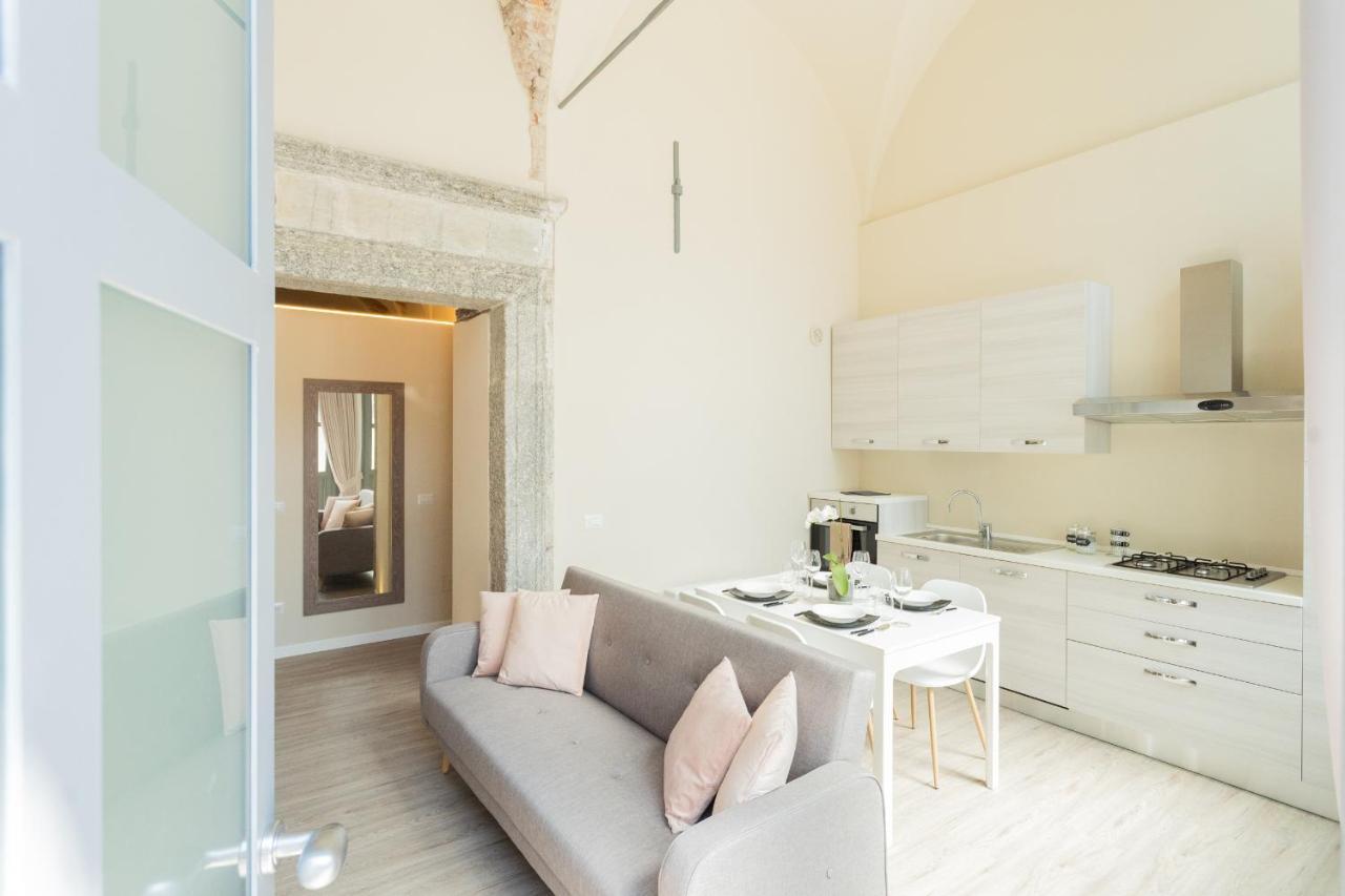 Romantic Escape City Centre With Jacuzzi & Parking By Rent All Como Exterior photo
